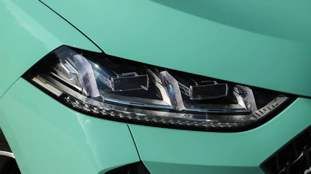 3毛钱一公里，高颜值国产SUV空间、配置、动力惊喜满满，比亚迪DM-i最怕它！-3