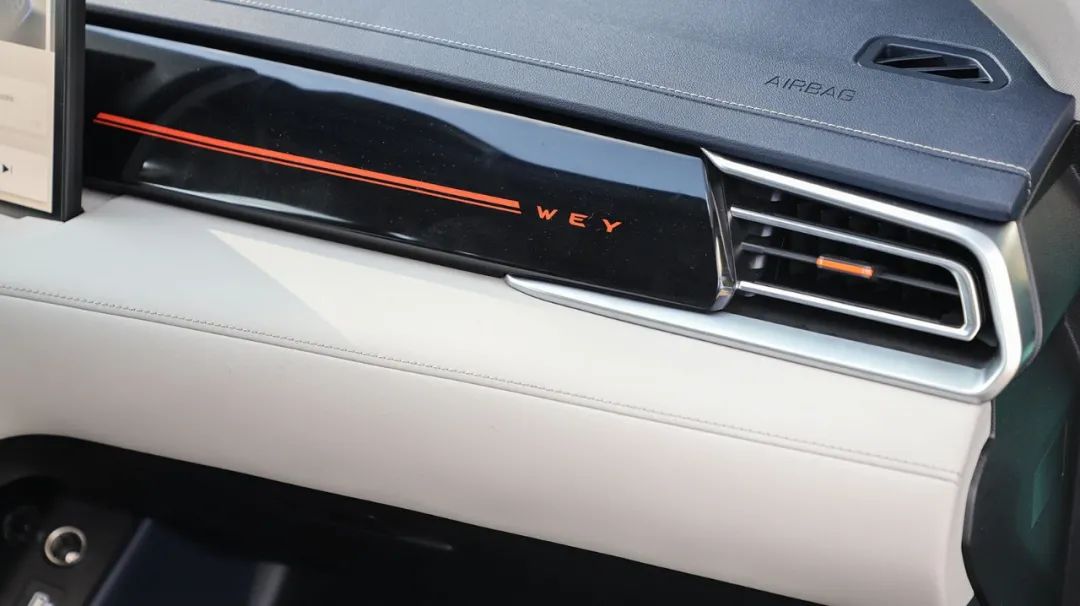 3毛钱一公里，高颜值国产SUV空间、配置、动力惊喜满满，比亚迪DM-i最怕它！-10