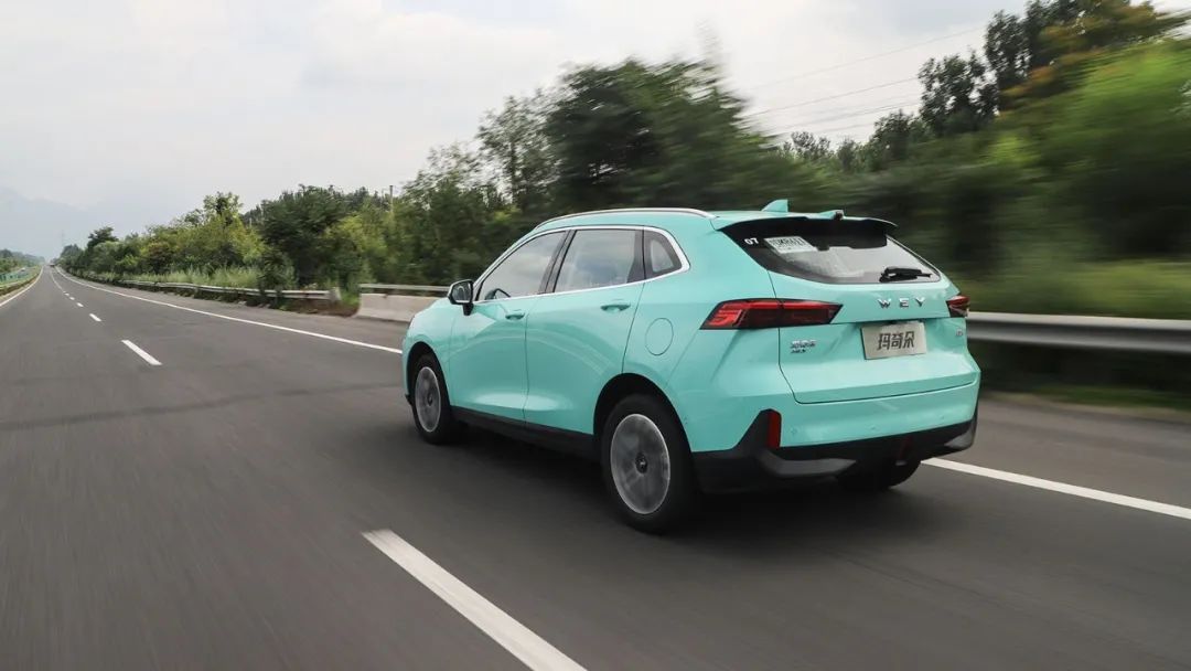 3毛钱一公里，高颜值国产SUV空间、配置、动力惊喜满满，比亚迪DM-i最怕它！-25