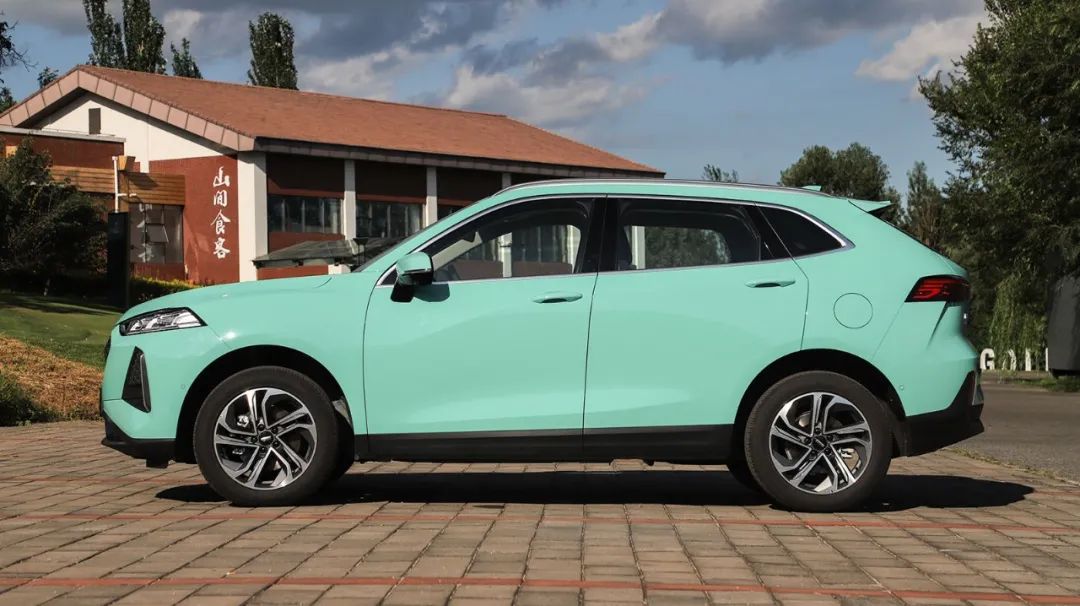 3毛钱一公里，高颜值国产SUV空间、配置、动力惊喜满满，比亚迪DM-i最怕它！-4