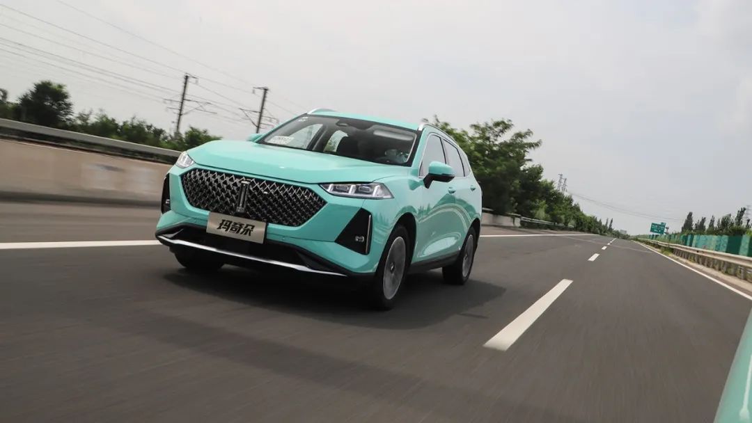 3毛钱一公里，高颜值国产SUV空间、配置、动力惊喜满满，比亚迪DM-i最怕它！-23