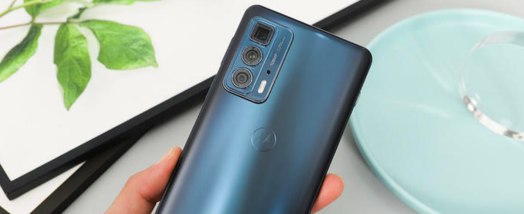 摩托罗拉玩起了“轻奢”概念,能管用吗?-2 摩托罗拉玩起了“轻奢”概念,能管用吗?