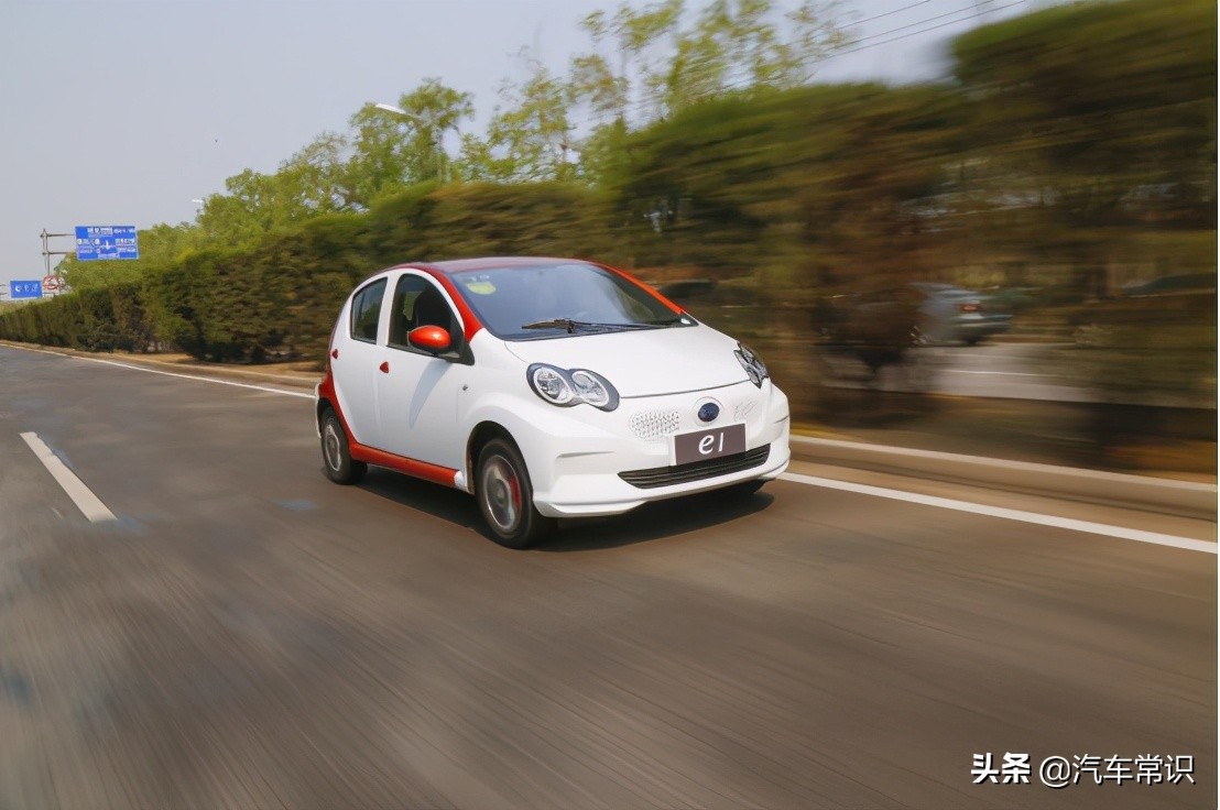 女人开什么车好看又实用（适合女生的几款迷你电动汽车）-6